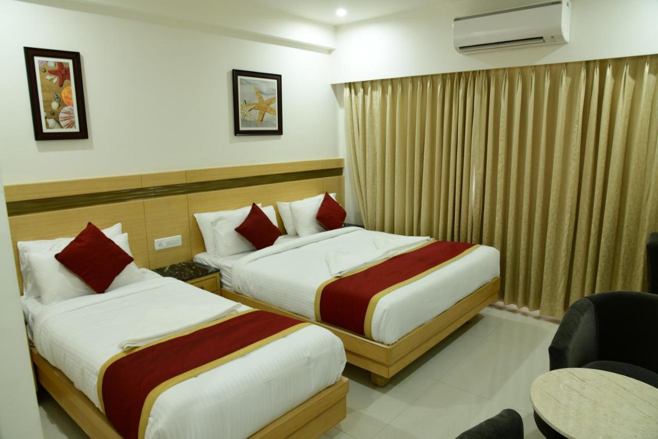 העיר בנגלור Hotel U.T.Elite מראה חיצוני תמונה