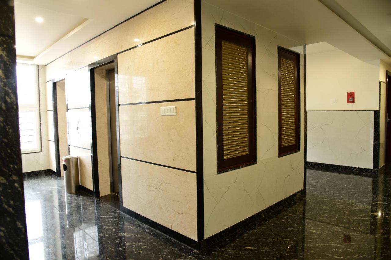 העיר בנגלור Hotel U.T.Elite מראה חיצוני תמונה