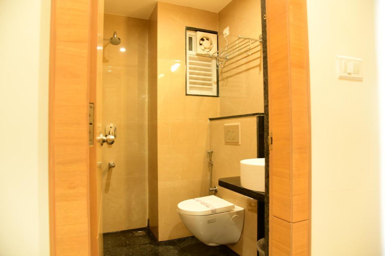 העיר בנגלור Hotel U.T.Elite מראה חיצוני תמונה