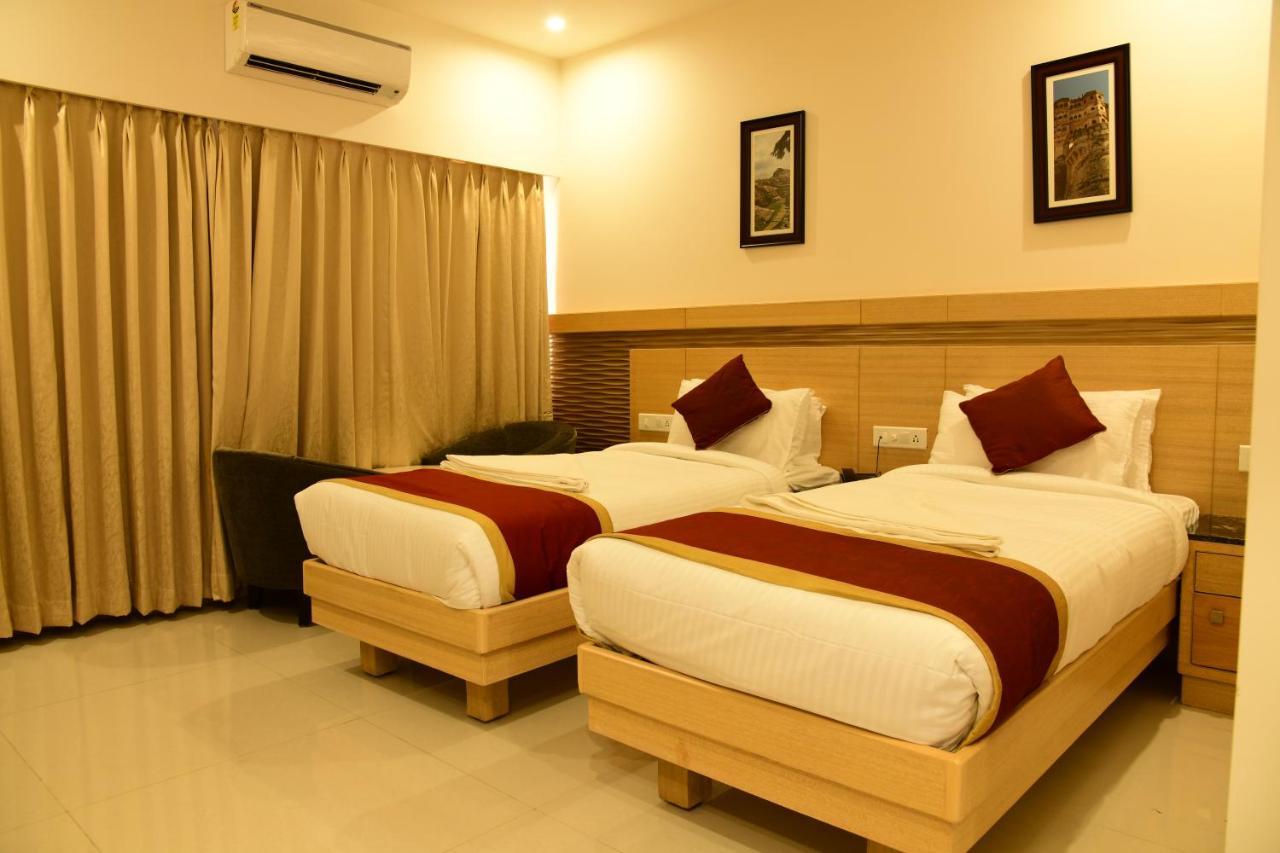 העיר בנגלור Hotel U.T.Elite מראה חיצוני תמונה