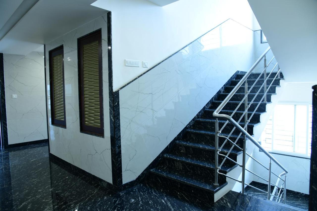 העיר בנגלור Hotel U.T.Elite מראה חיצוני תמונה